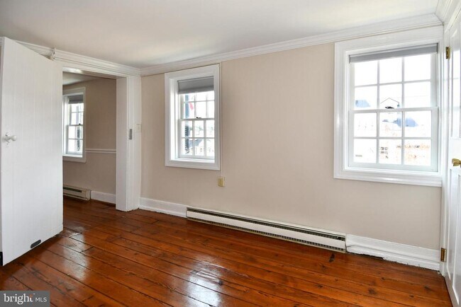 Building Photo - 17 S Madison St