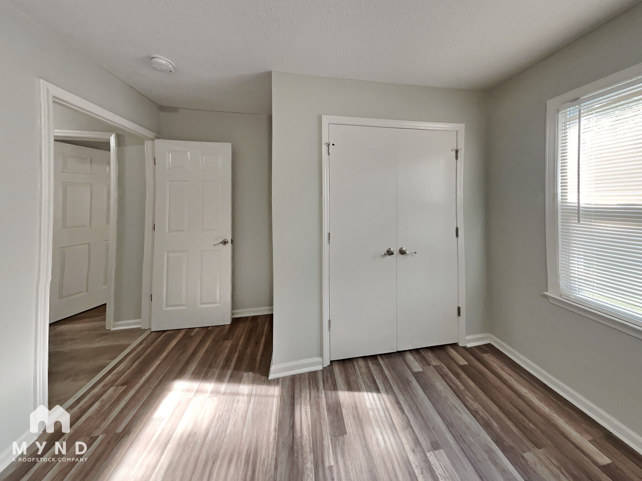 Building Photo - 547 Whitethorn Dr