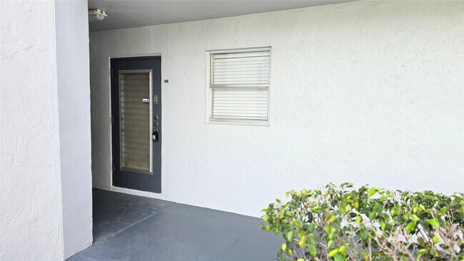 Building Photo - 8421 Lagos De Campo Blvd