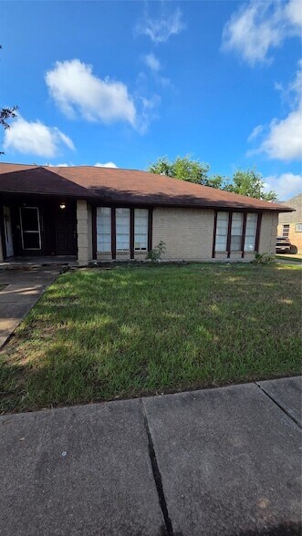 Building Photo - 19515 Woodglen Dr