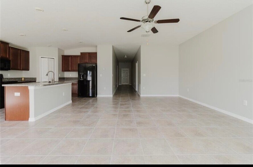 Building Photo - 304 Cascade Bend Dr