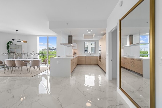 Building Photo - 17111 Biscayne Blvd