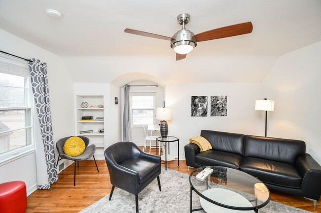 Building Photo - Cozy & Fully Furnished 1-Bedroom Near Sanf...