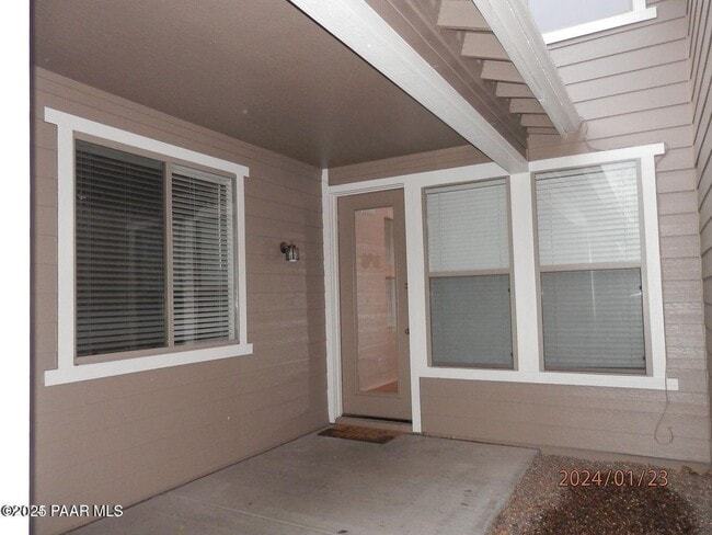 Building Photo - 7007 E Lantern Lane East