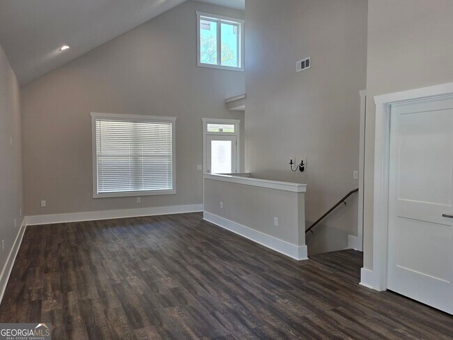 Building Photo - 43 Valley Trail SE