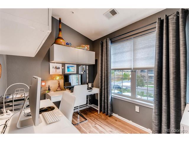 Building Photo - 3870 S Dayton St