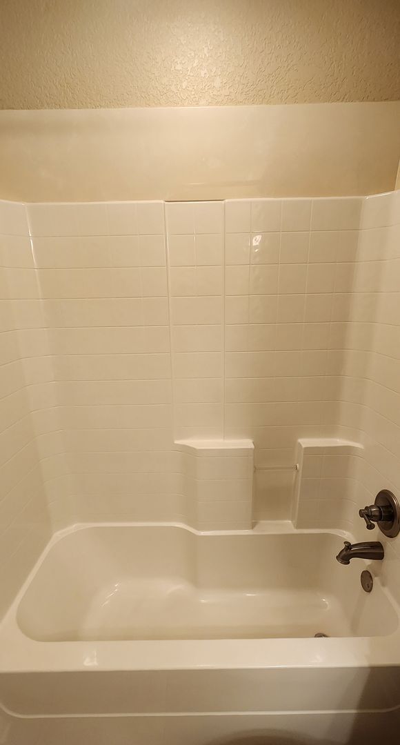 Building Photo - Lovely 2 Bed/2 Bath Duplex in Trimmier Est...