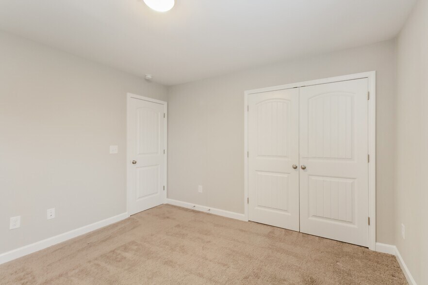 Building Photo - 1533 King St