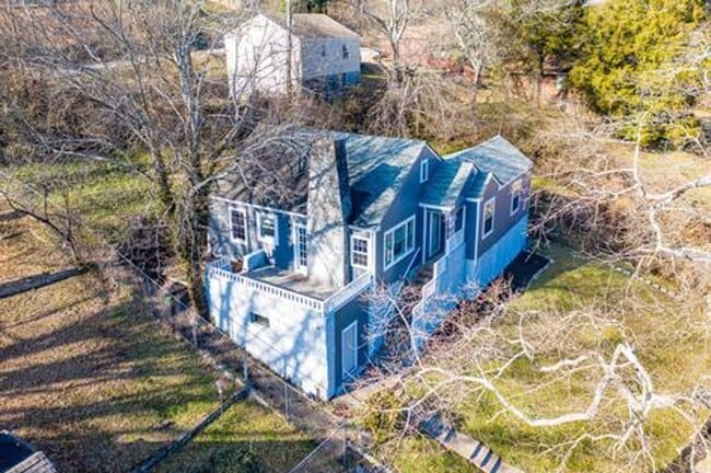 Building Photo - 203 N Seminole Dr