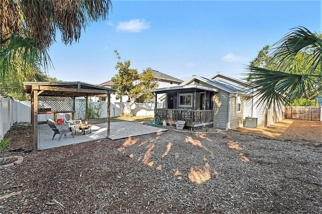 Building Photo - 6305 S MacDill Ave