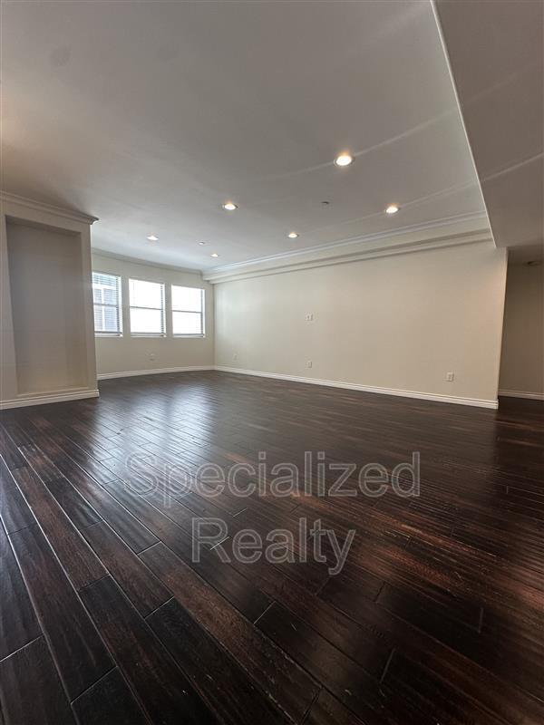 Building Photo - 10921 Whipple St