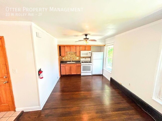 Building Photo - 23 W Ridley Ave