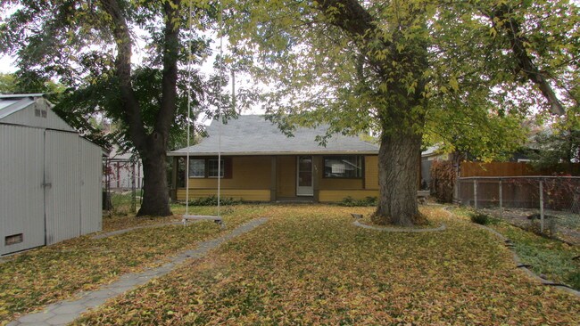 Building Photo - 542 S Garfield Ave