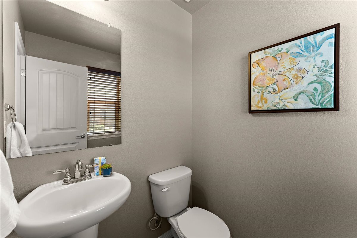 Building Photo - 6137 Popper Dr