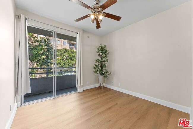 Building Photo - 3603 Dunn Dr