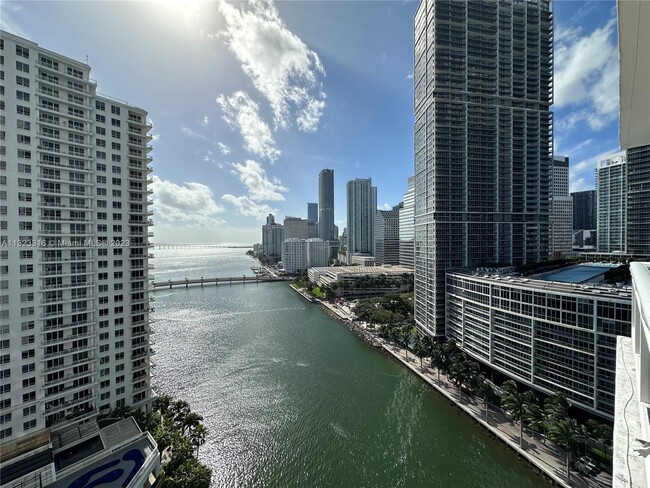 Building Photo - 901 Brickell Key Blvd