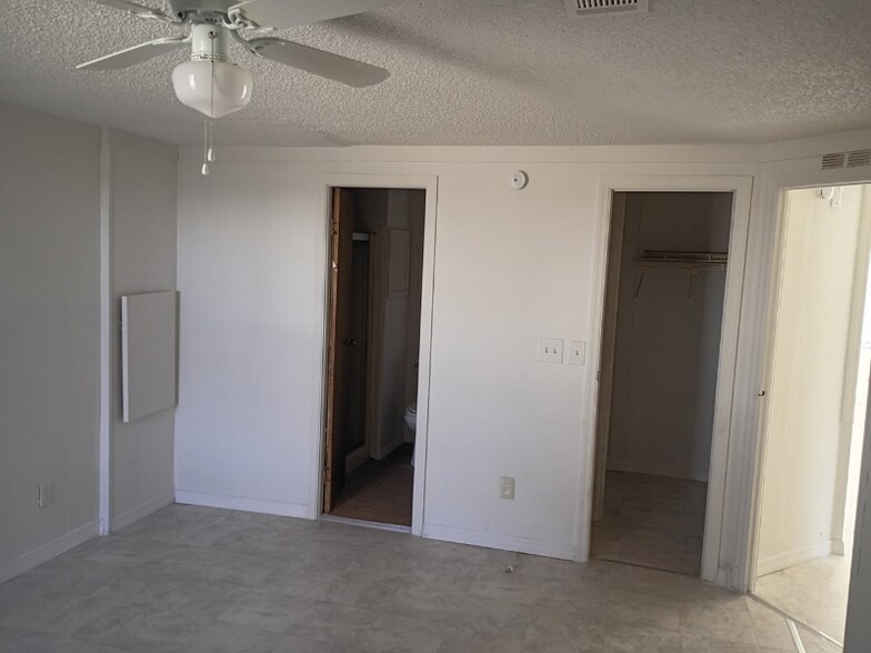 Building Photo - 1017 June Terrace