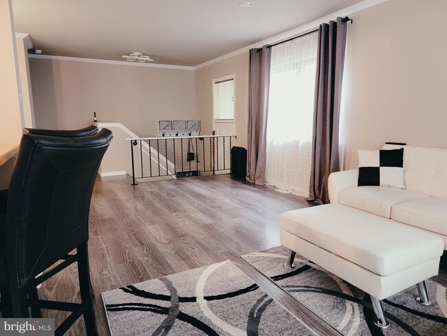 Building Photo - 9364 Neil Rd