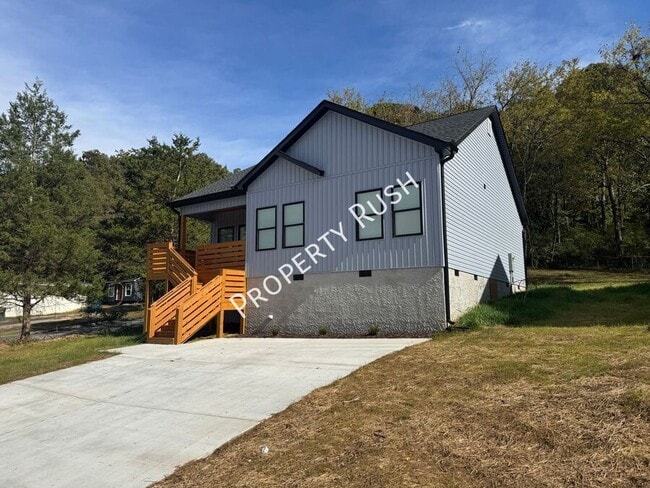 Building Photo - 1852 Wilberforce St