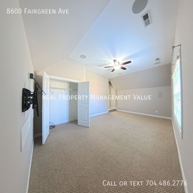 Building Photo - 8600 Fairgreen Avenue