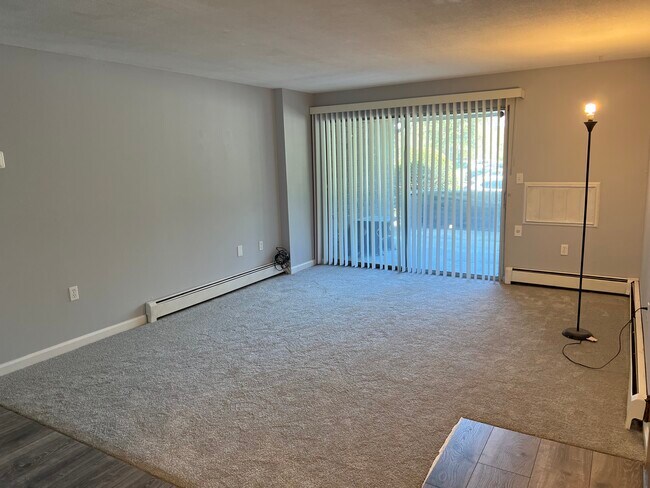 Building Photo - 11 Rambling Brook Ln