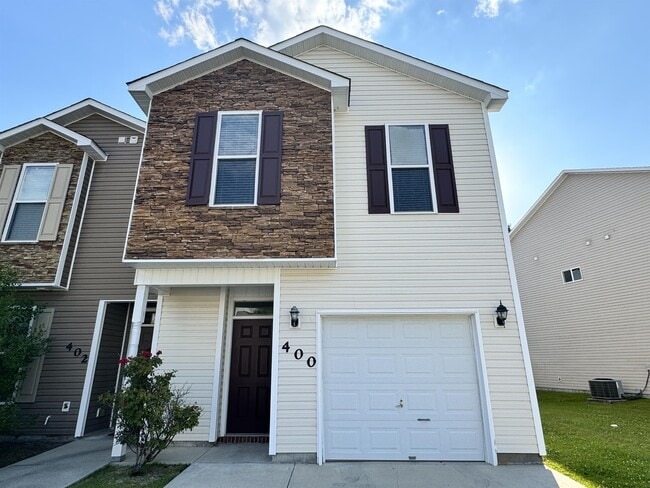 Building Photo - 400 Glenhaven Ln