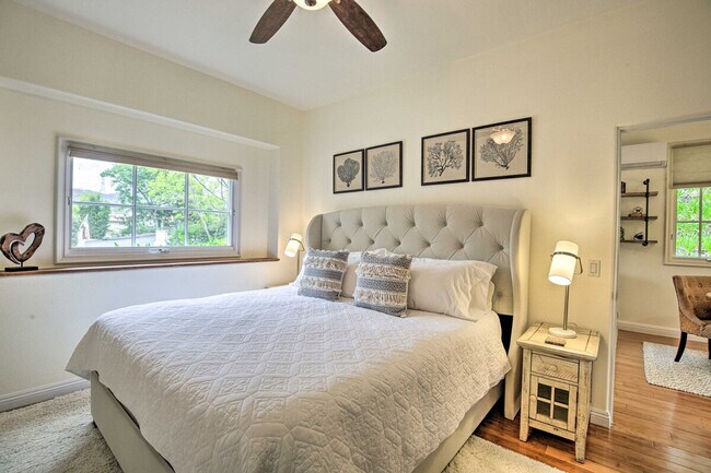 Building Photo - 7717 La Orquidia