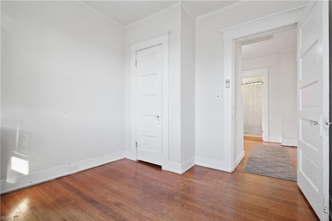 Building Photo - Classic 3 bedroom Home in the heart of Colonial Place