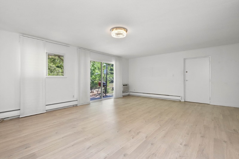 Building Photo - 11 Crescent Dr