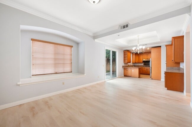 Building Photo - Three bedroom condo for lease in Arcadia