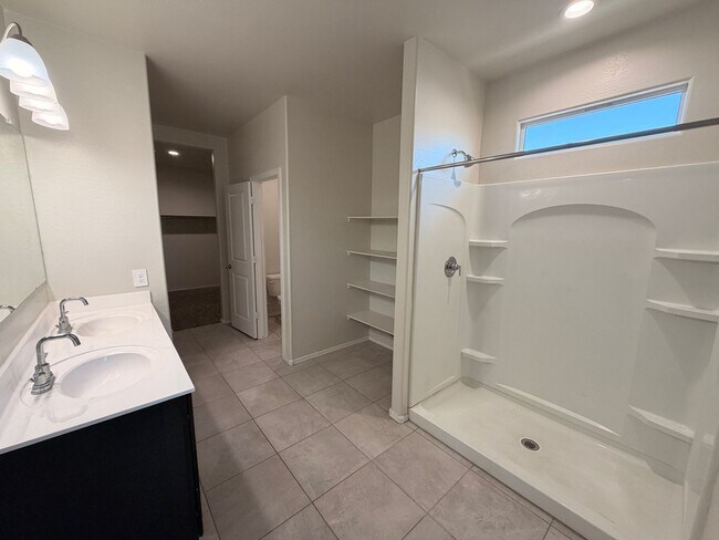 Building Photo - 18389 W Whispering Wind Dr