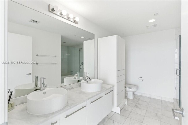 Building Photo - 888 Biscayne Blvd