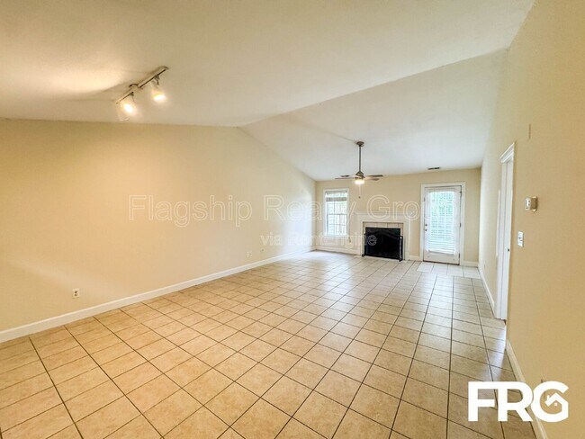 Building Photo - 149 Emily Dr