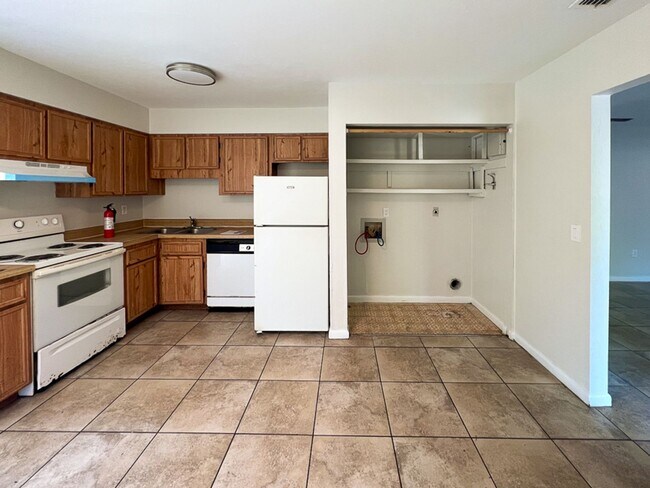 Building Photo - 2291 - Sugarfoot Oaks