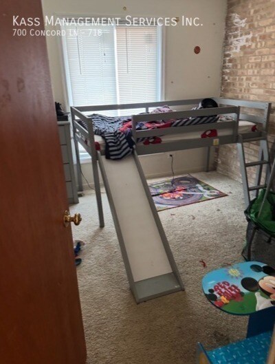 Building Photo - 700 Concord Ln