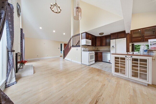 Building Photo - 7 Sherborne Cir