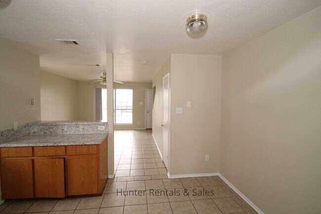 Building Photo - 4504 Jeff Scott Dr