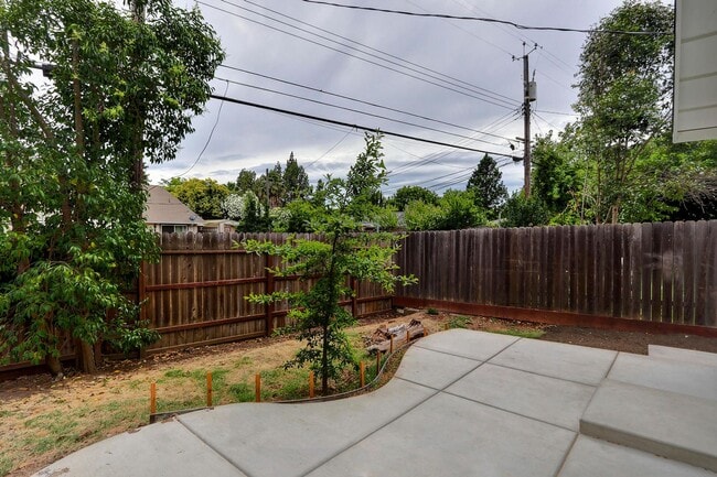 Building Photo - 1 Bed / 1 Bath | Arden-Arcade Anchored Tiny Home Available Now