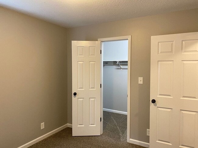 Building Photo - Newly Remodeled! 3Bdr/2Ba Home