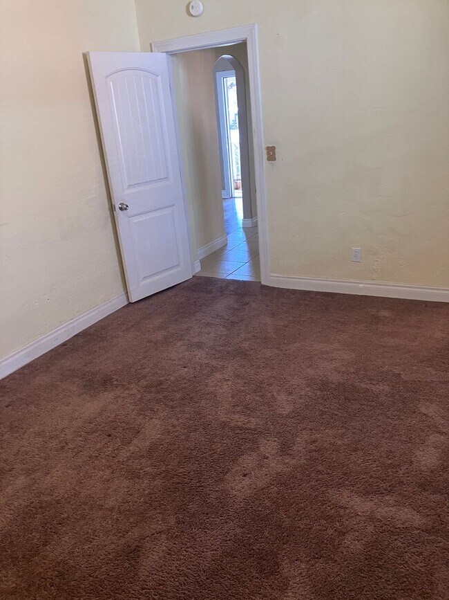 Building Photo - 242-246 N 2nd Ave