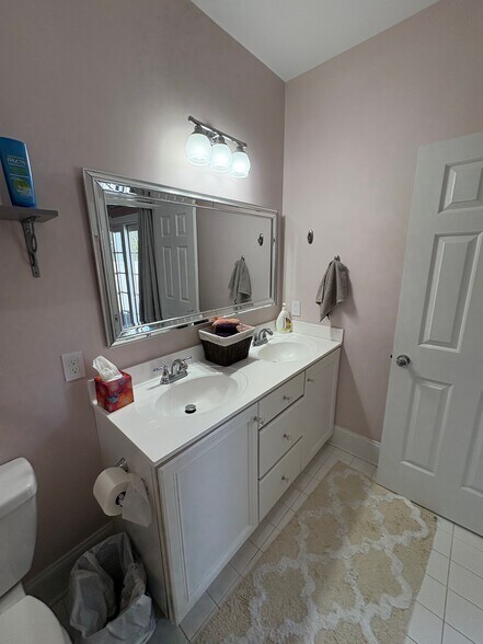 Bathroom 2 Floor 1 - 18879 Bethpage Dr