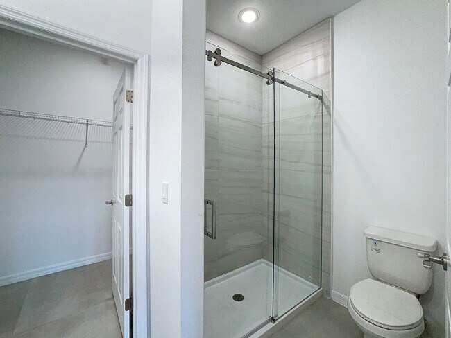 Building Photo - Townhouse For Lease in Saint Cloud