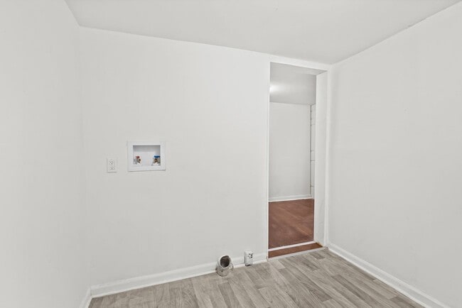Building Photo - Charming 2 Bedroom, 2 Bathroom house