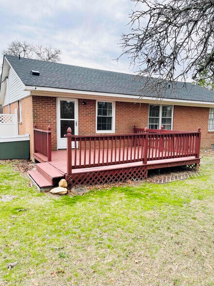 Building Photo - 5882 Hunting Ridge Rd