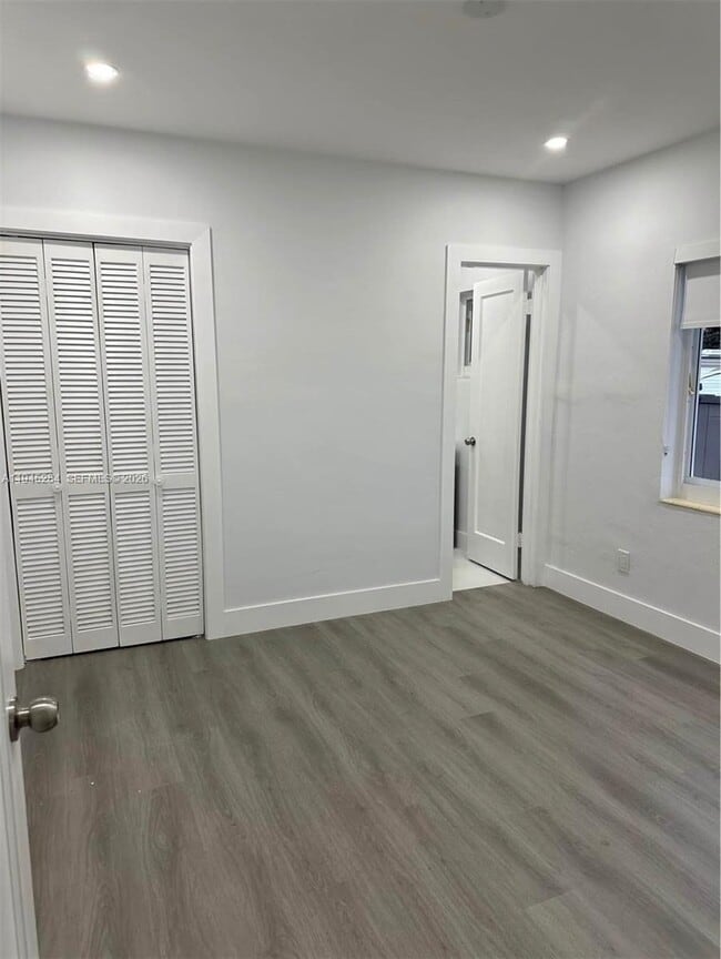 Building Photo - 45 W 60th St