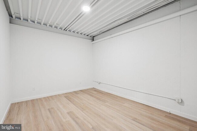 Building Photo - 1116 N Bodine St