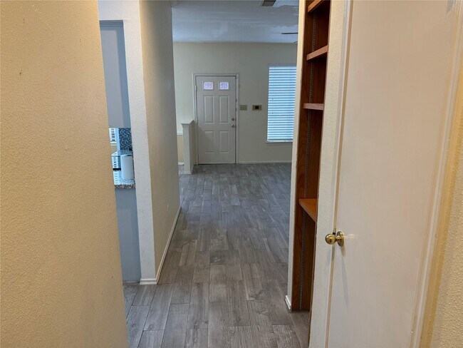 Building Photo - 1103 Dulles Ave