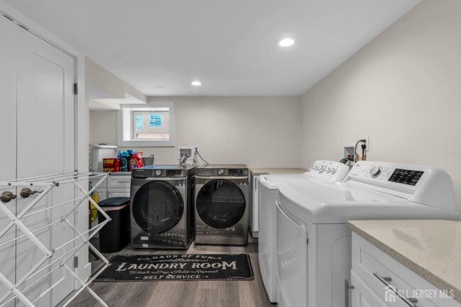 Building Photo - 36 Van Buren Ave