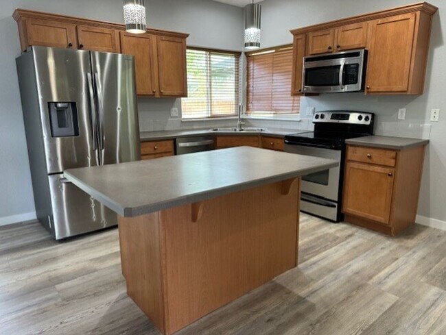 Building Photo - Single level home