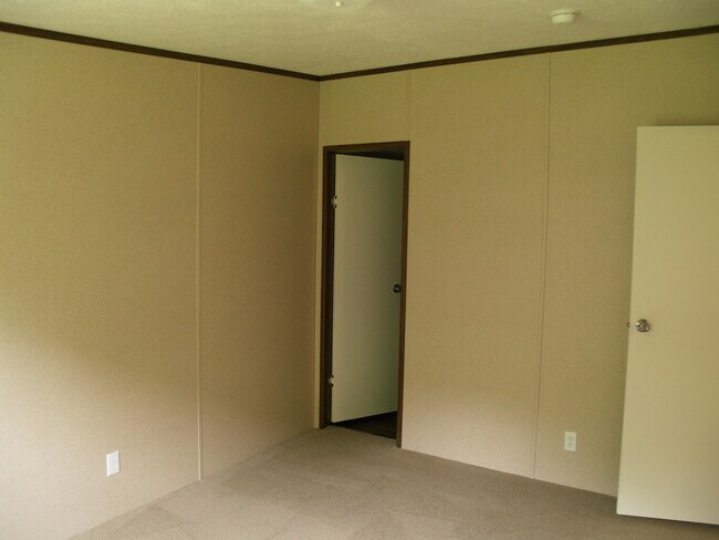Building Photo - 162 Brandenburg Dr